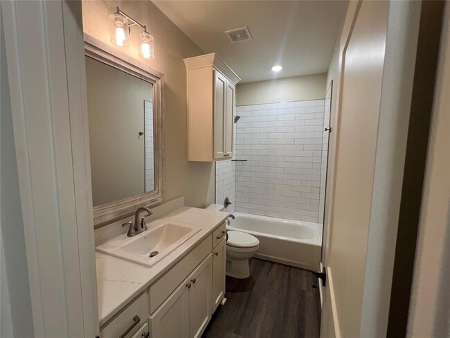 Building Photo - 412 Carneros Dr