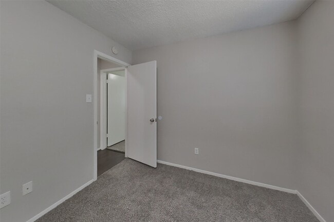 Building Photo - 17719 Glenpatti Dr