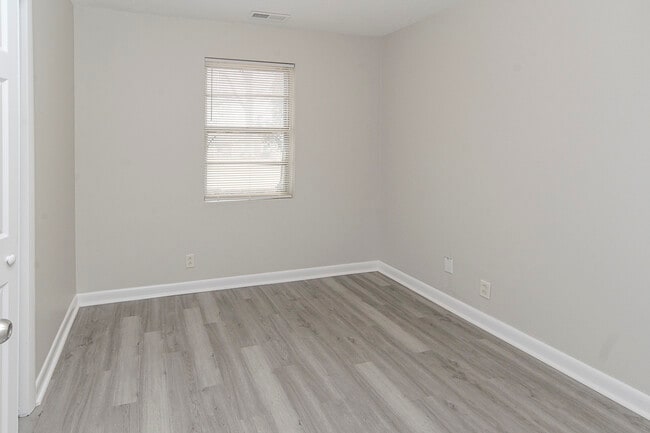 Building Photo - 156 Macon Rd