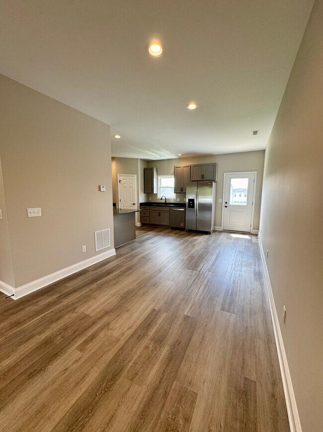 Building Photo - Brand New 3 Bed, 2.5 Bath Townhouse