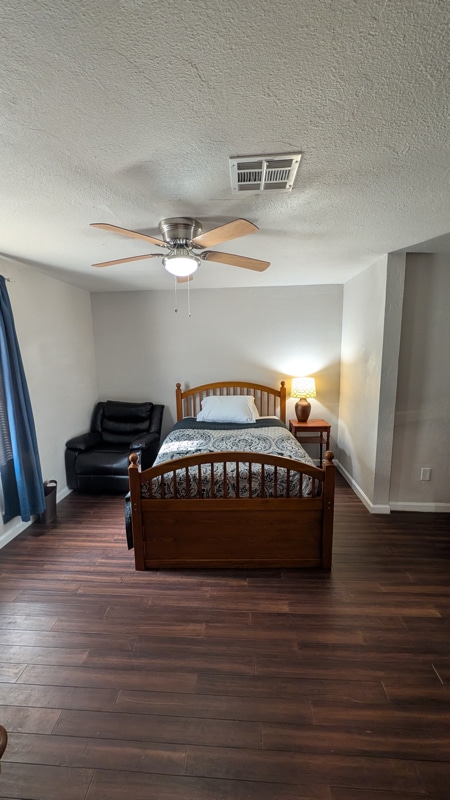 Building Photo - 1004 NE 28th St