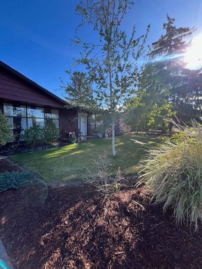 Primary Photo - ? **Charming Single-Level Home Just Minute...