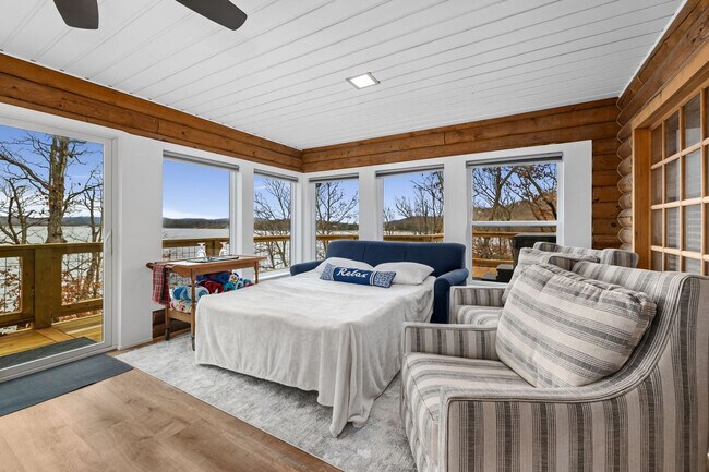 Building Photo - 19412 Pinecrest Ln