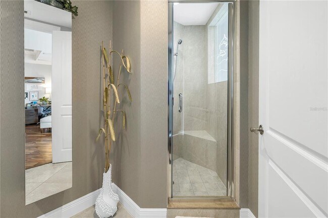 Building Photo - 400 Beach Dr NE