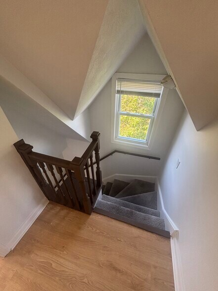 Building Photo - 33 Appleton St