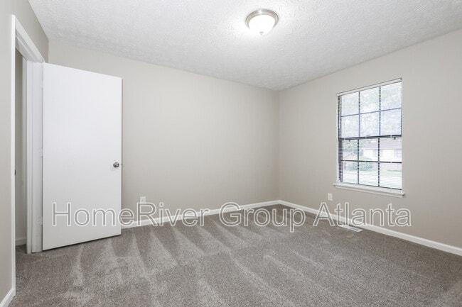Building Photo - 6620 Connell Rd