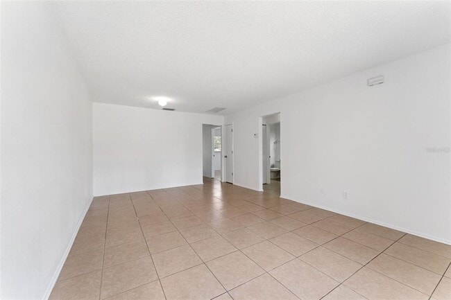 Building Photo - 8137 Parrot Dr