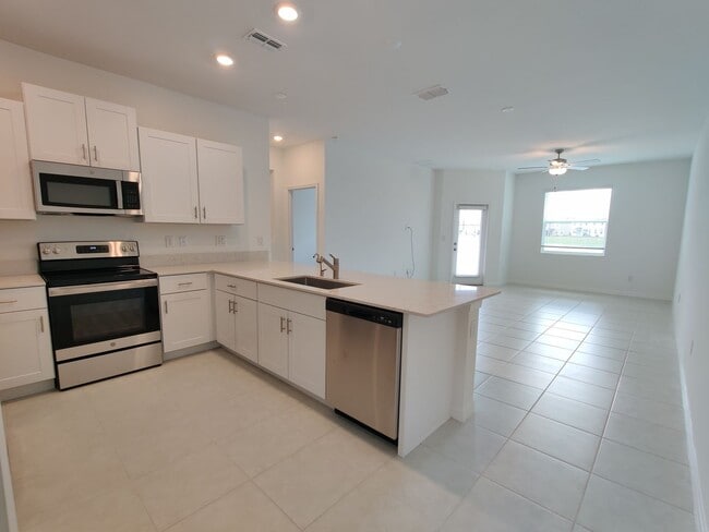 Building Photo - 32094 Powderpuff Mimosa Dr