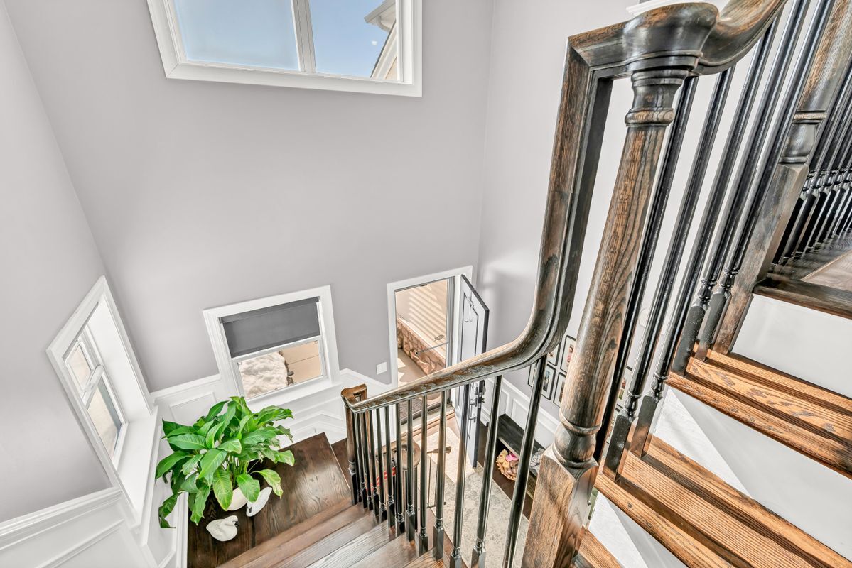 Building Photo - 8 Highridge Rd