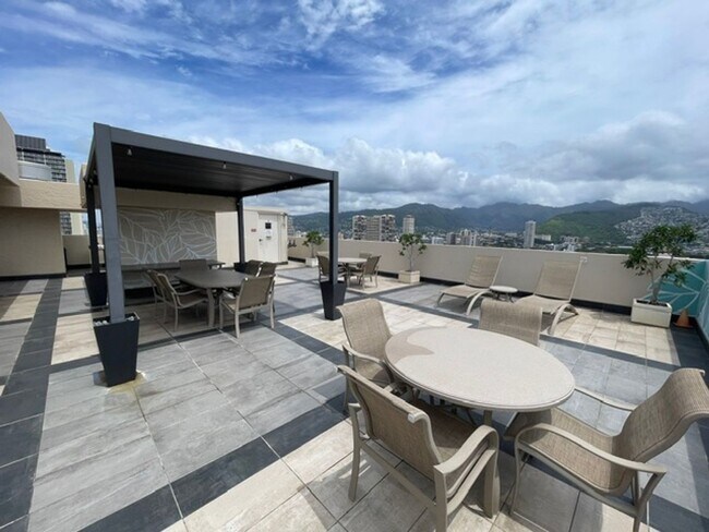 Building Photo - Fresh Waikiki Studio Unfurnished w/ secured parking & incredible amenities !