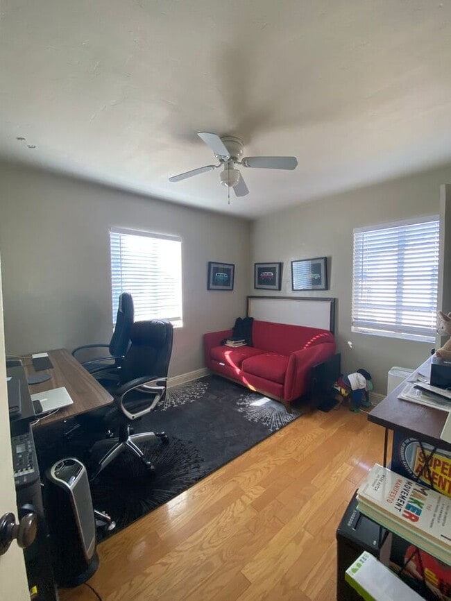 Building Photo - Gorgeous 3 bedroom 1 bath in Historic Coro...