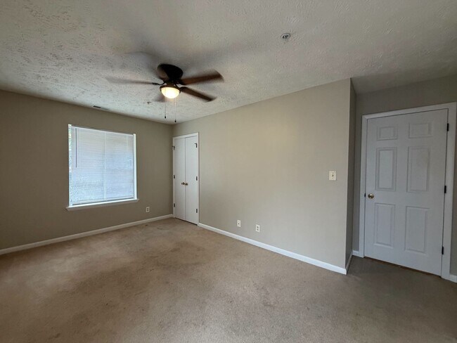 Building Photo - 3374 Galleria Dr