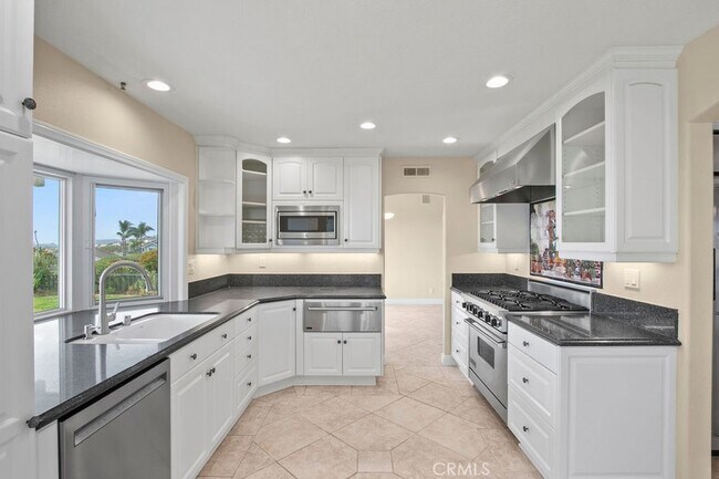 Building Photo - 2151 Camino Laurel