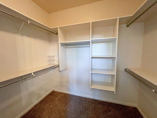 Building Photo - 1775 N Overland Trails Dr