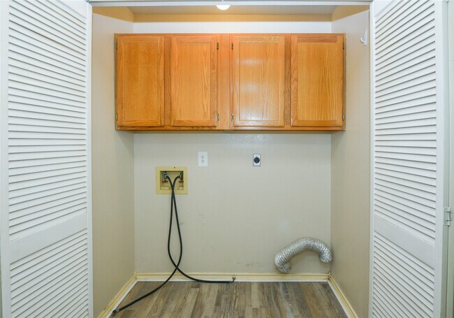 Building Photo - 17902 Autumn Hills Dr