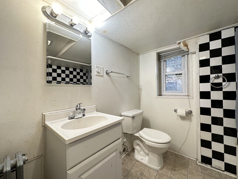 Building Photo - 4948 N Albany Ave