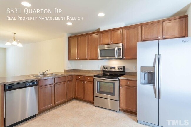 Building Photo - 8531 Quarton Dr