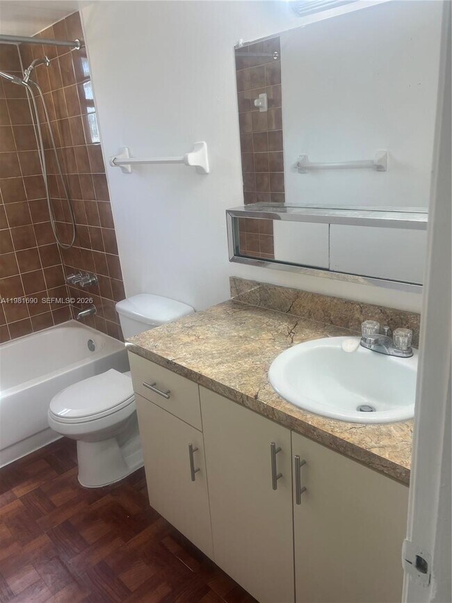 Building Photo - 590 NW 114th Ave