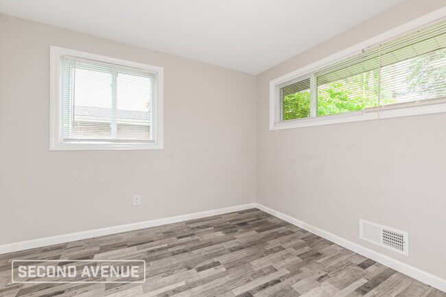 Building Photo - 219 Garden City Dr