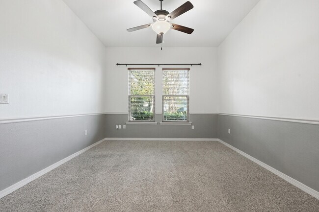 Building Photo - 1705 19th St