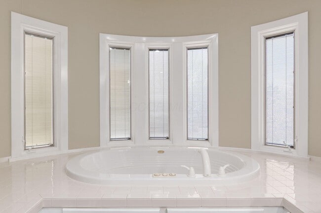 Building Photo - 4602 Sandwich Ct