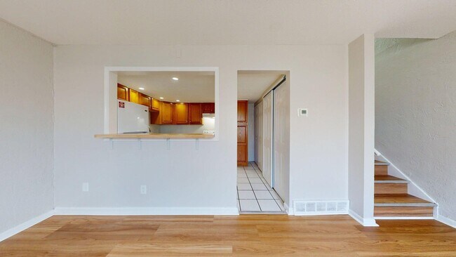 Building Photo - Elyria - fully updated two bedroom townhouse for rent!
