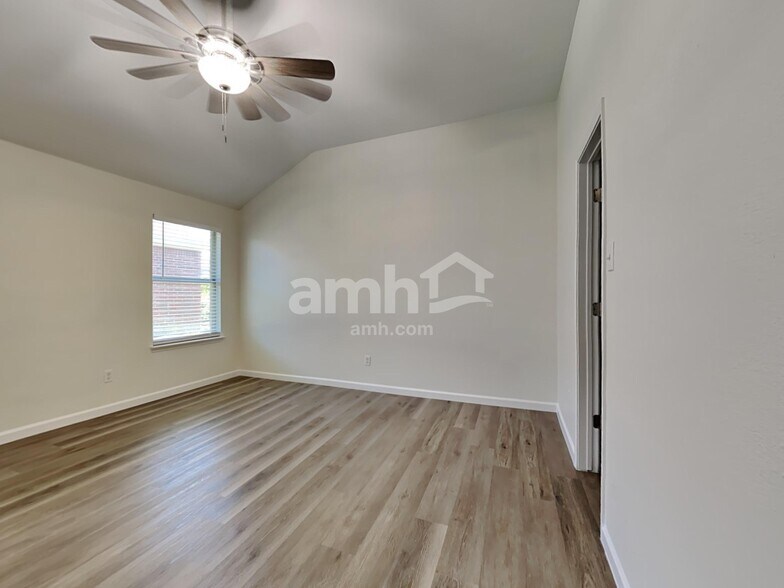 Building Photo - 347 Tioga Dr