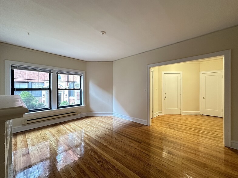 Building Photo - 1310 Oak Ave