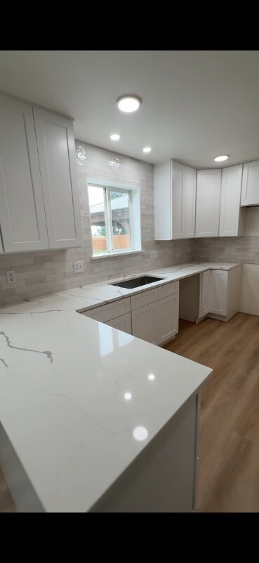 Building Photo - 305 E Inglewood Dr