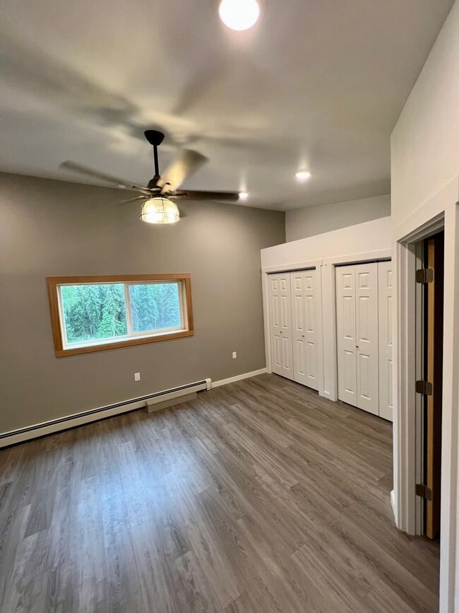 Building Photo - 3 Bedroom home for rent / Water holding ta...