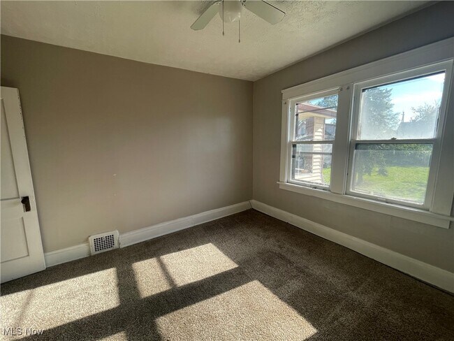 Building Photo - 843 Rondel Rd