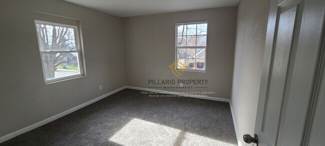 Building Photo - Renovated Fenced 4 Bedroom with 1.5 Bath, in Near East Side Available NOW!