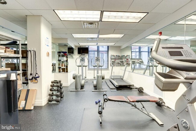 Building Photo - 2120 Vermont Ave NW