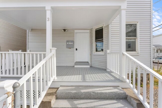 Building Photo - 3 Seafoam Ave