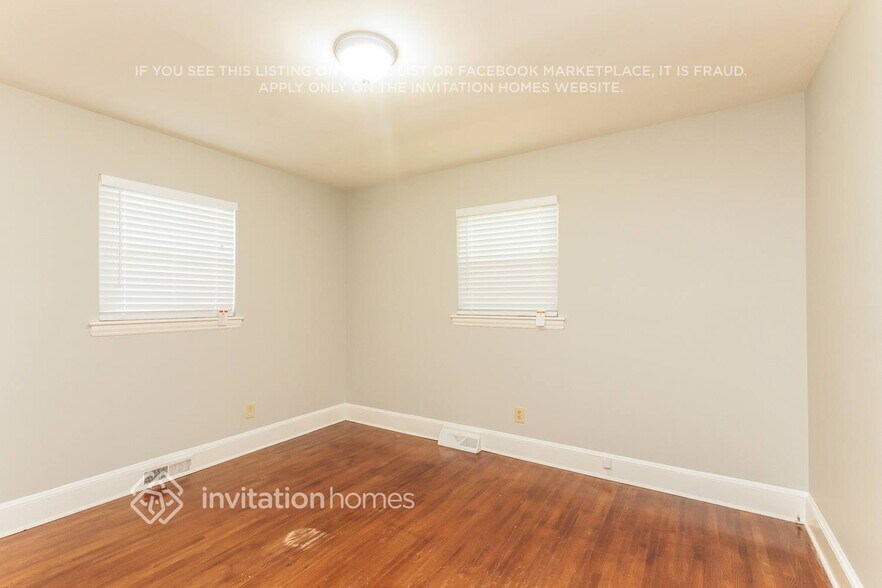 Building Photo - 1318 Lomax Ave