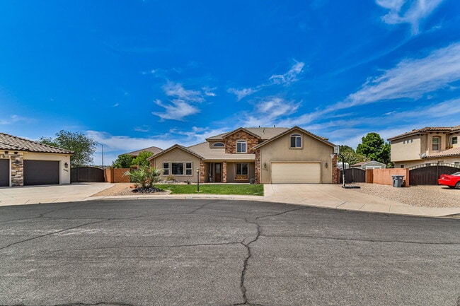 Building Photo - "Spacious 4-Bedroom Retreat with 3,584 Sq ...