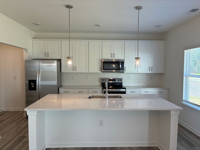 Building Photo - BRAND NEW SINGLE FAMILY HOME IN LOGANVILLE