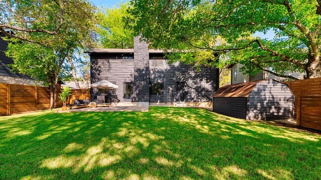 Building Photo - 2409 Shiloh Dr