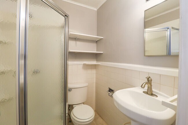 Building Photo - AVAILABLE NOW | VOUCHERS WELCOMED | 4 Bed | 2 Bath | West Tulsa