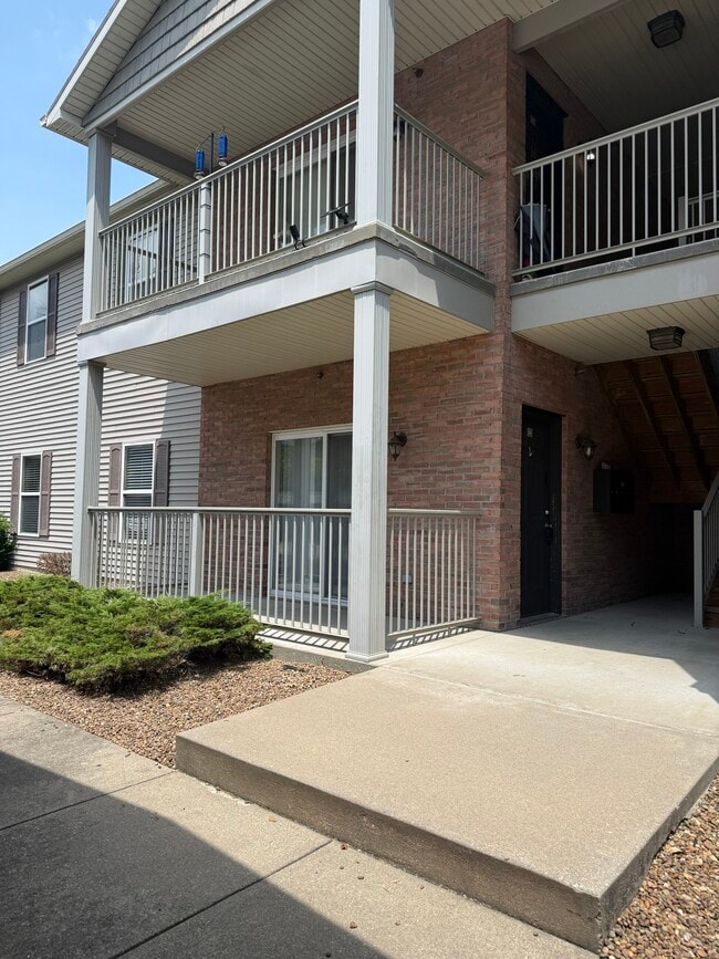 Building Photo - Weinbach Manor Apartments