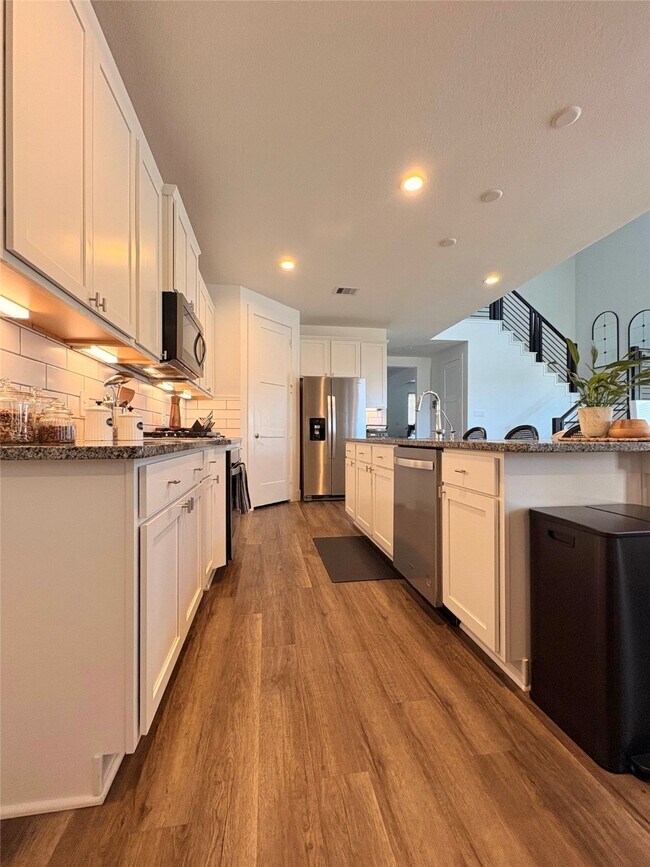 Building Photo - 13712 Moss Lake Ln