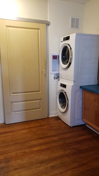 Building Photo - 503 Wachovia St