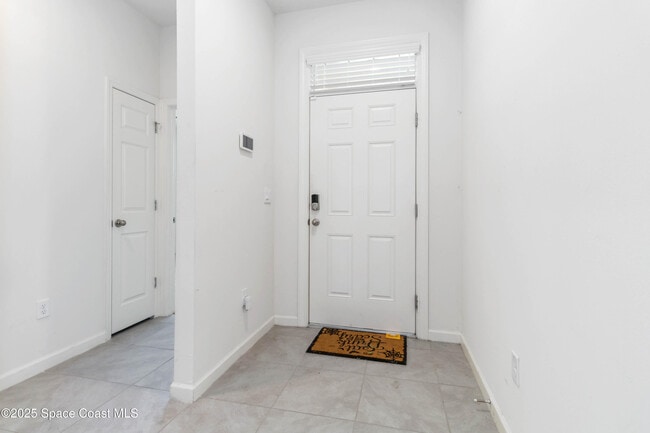 Building Photo - 947 Remington Green Dr SE