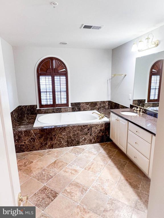 Building Photo - 7761 Legere Ct