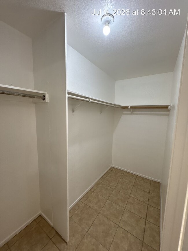 Building Photo - 3021