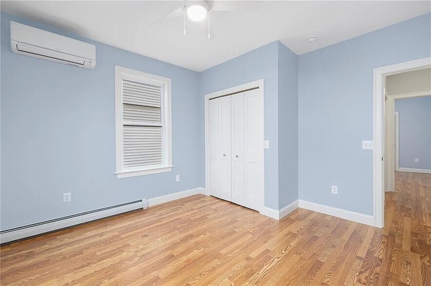 Building Photo - 146 Evergreen St