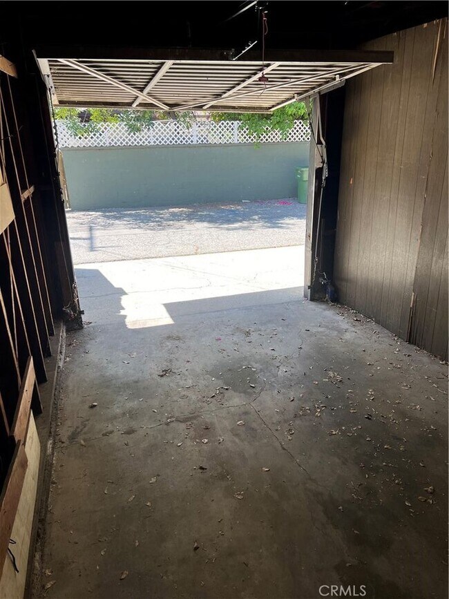 Building Photo - 12660 Oxnard St