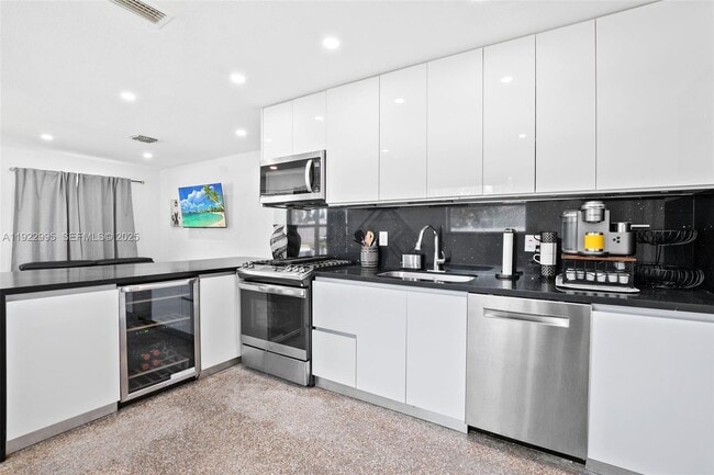 Building Photo - 3711 SW 58th Ave