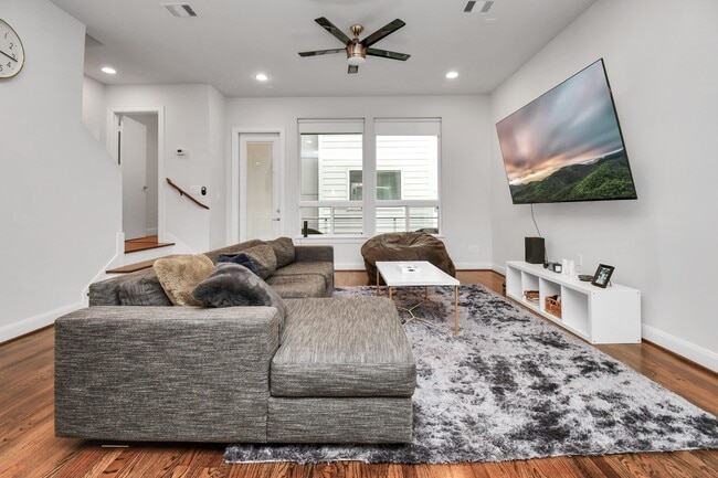 Building Photo - 326 Eado Park Cir