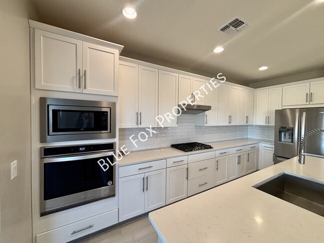 Building Photo - 5536 W Lazy Farm Dr